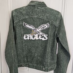 JMOJO Womens 4 Sage Denim Trucker Jacket w/ Philadelphia Eagles Patches